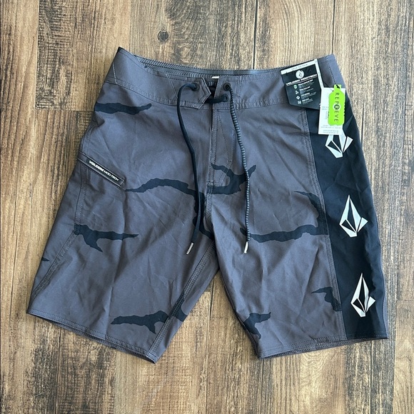 Volcom Men's Charcoal and Black Board Shorts - Picture 1 of 6
